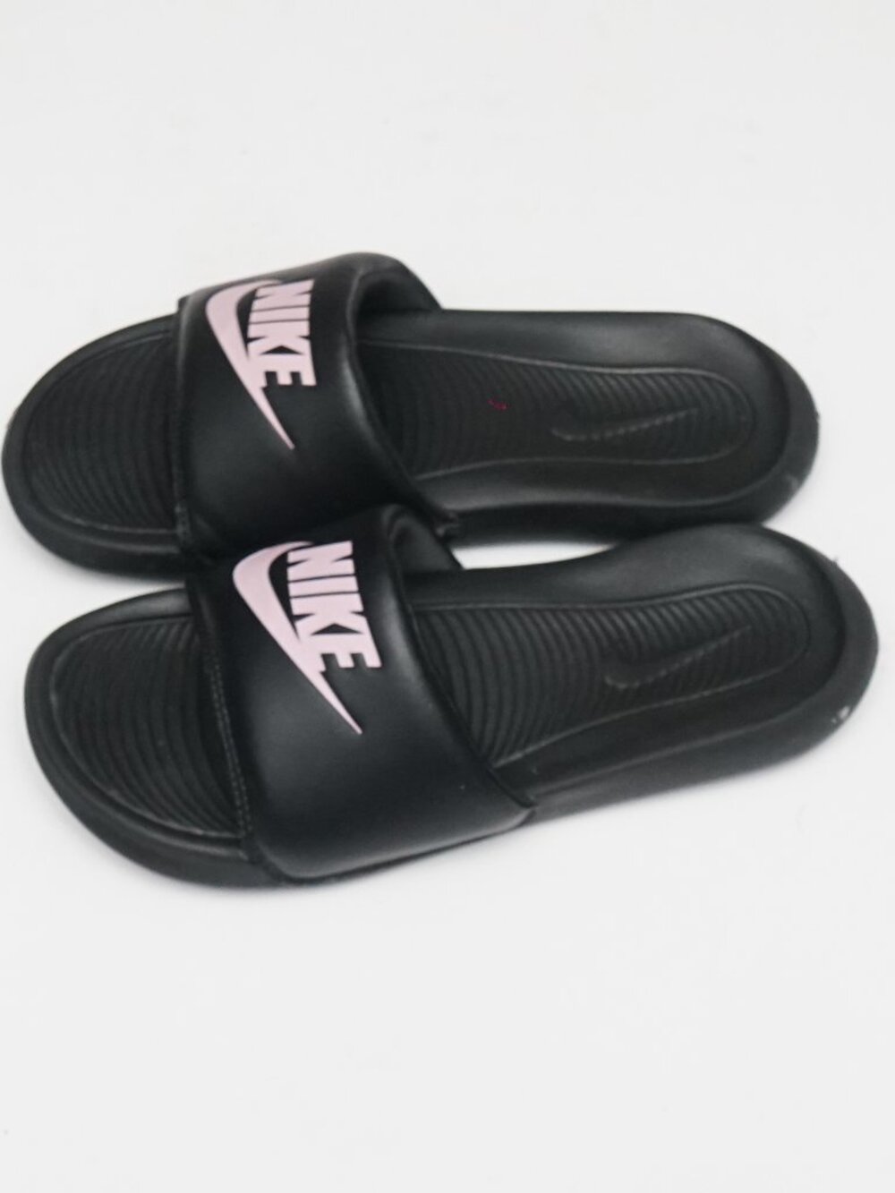 Women’s Nike Victori Slides 6